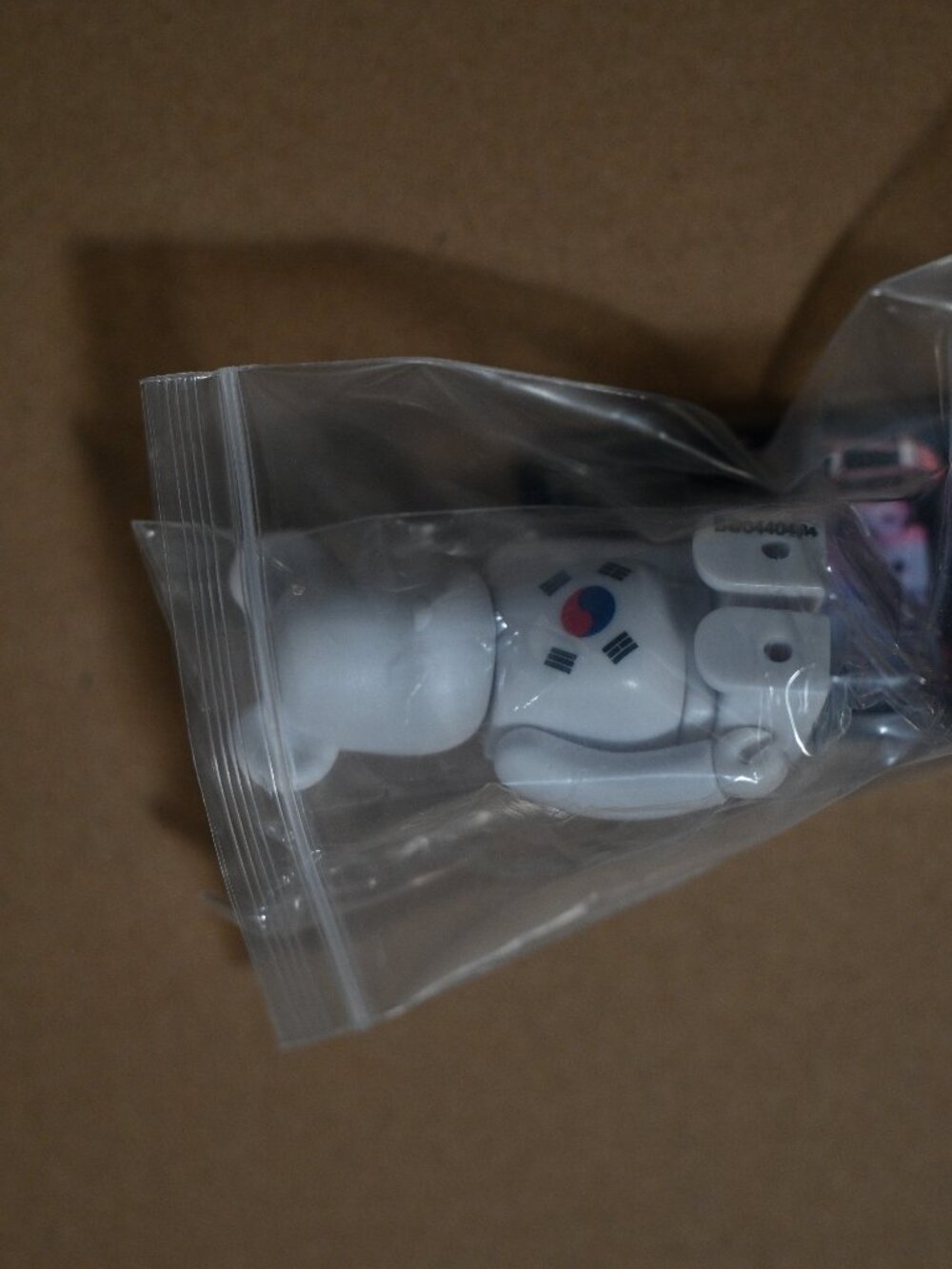 Medicom BE@RBRICK 100% Series 44 Flag - South Korea